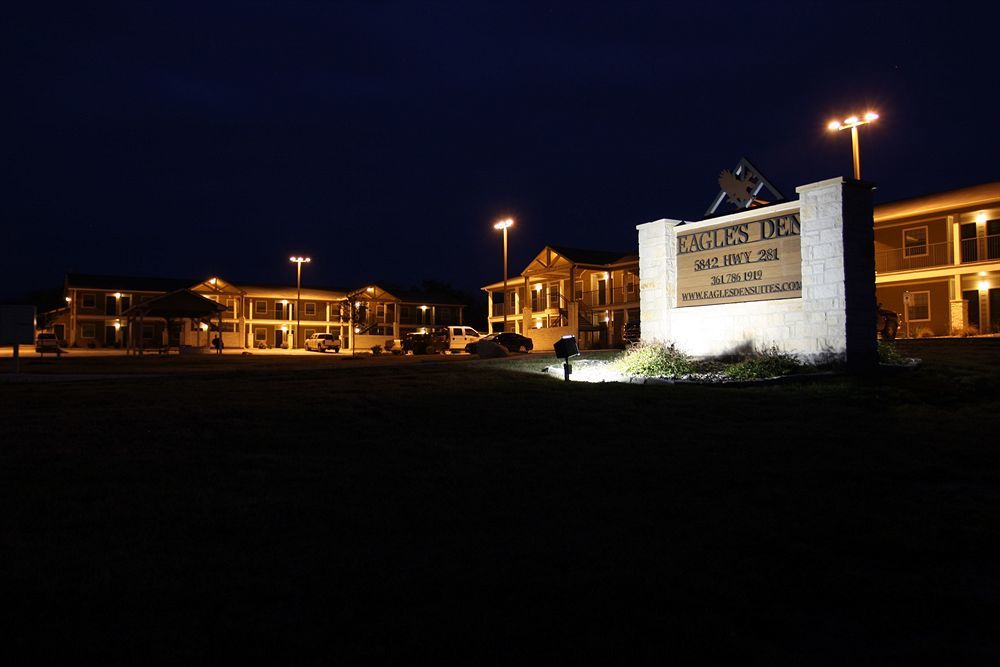 Eagle'S Den Three Rivers Texas A Travelodge By Wyndham Bagian luar foto